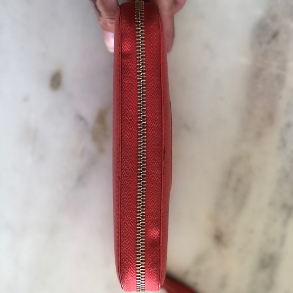 Gucci Soho Zip Around Wallet - Picture 3 of 4